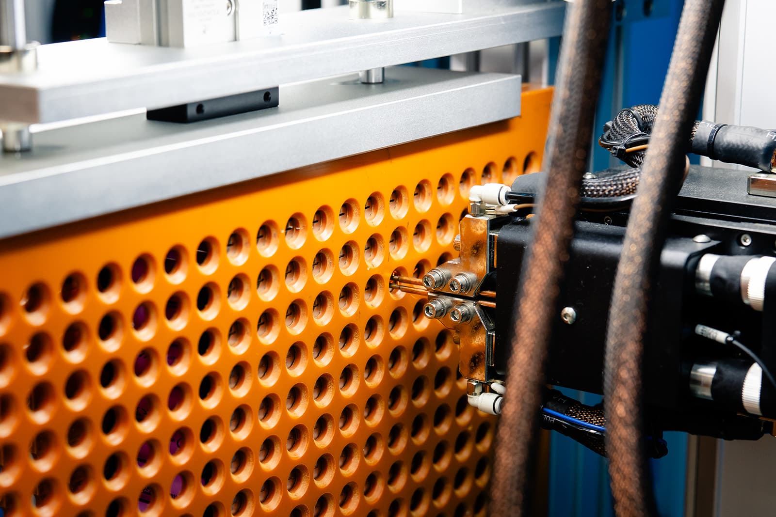 Machine soldering batteries